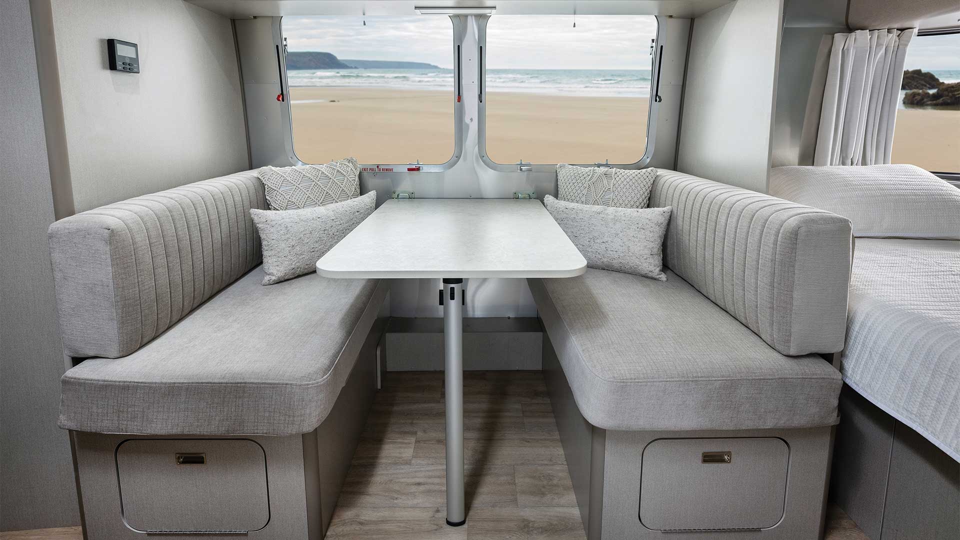 Caravel Dinette