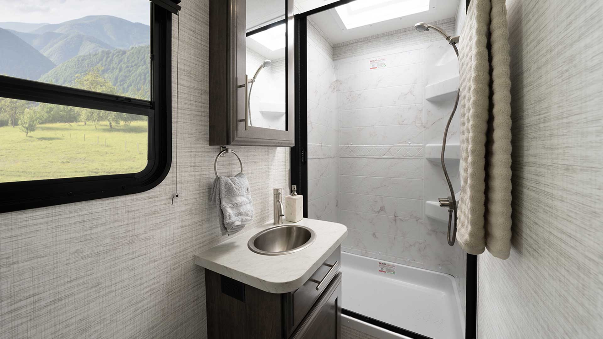 model gallery images 2026 alante se bath