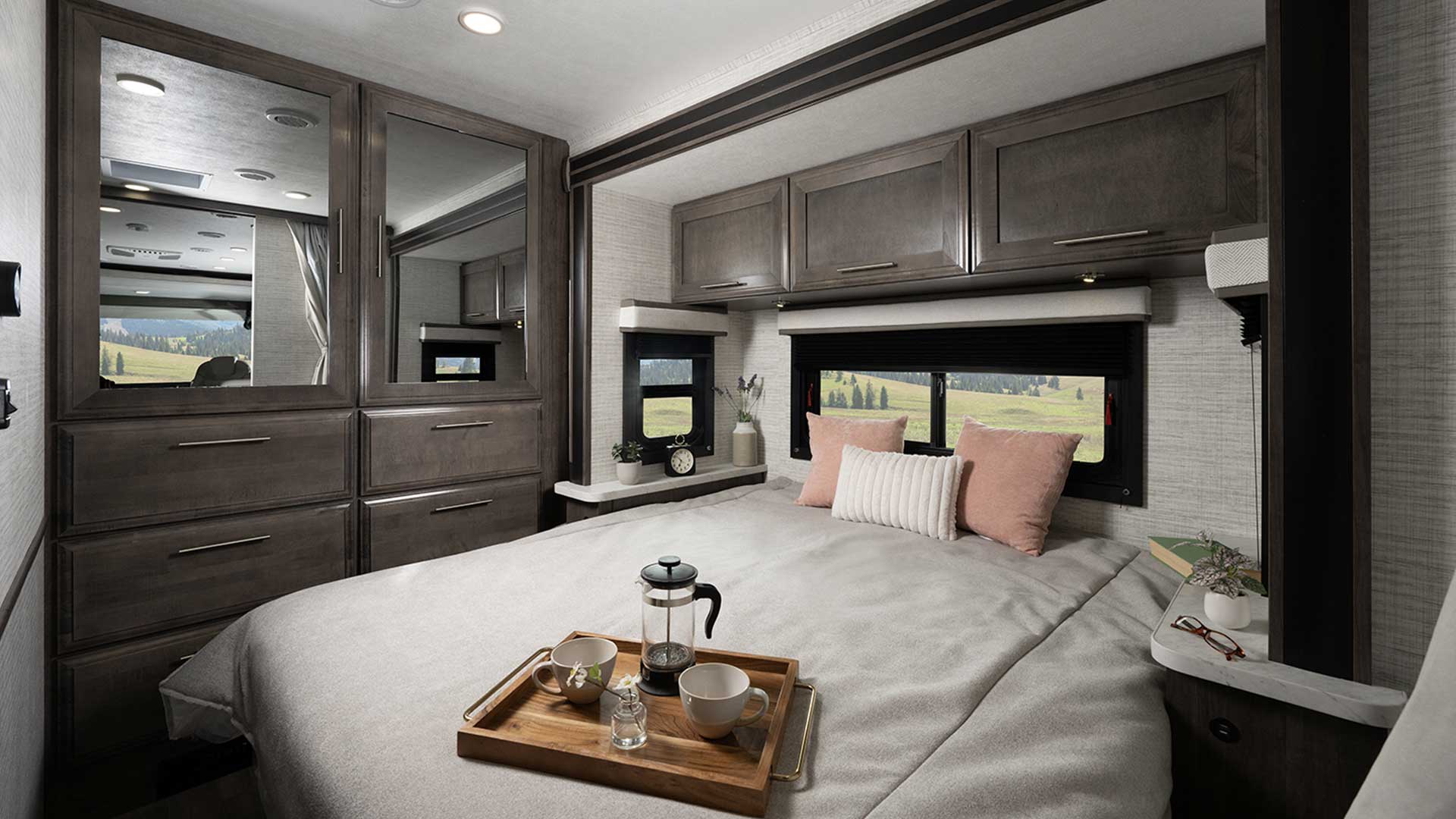 model gallery images 2026 alante se bed