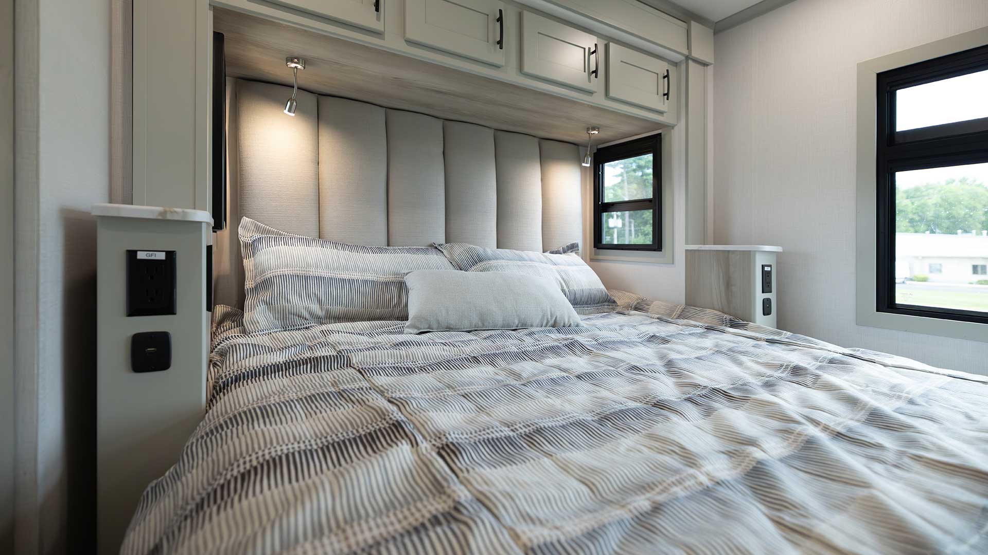 model gallery images 2026 europa bed