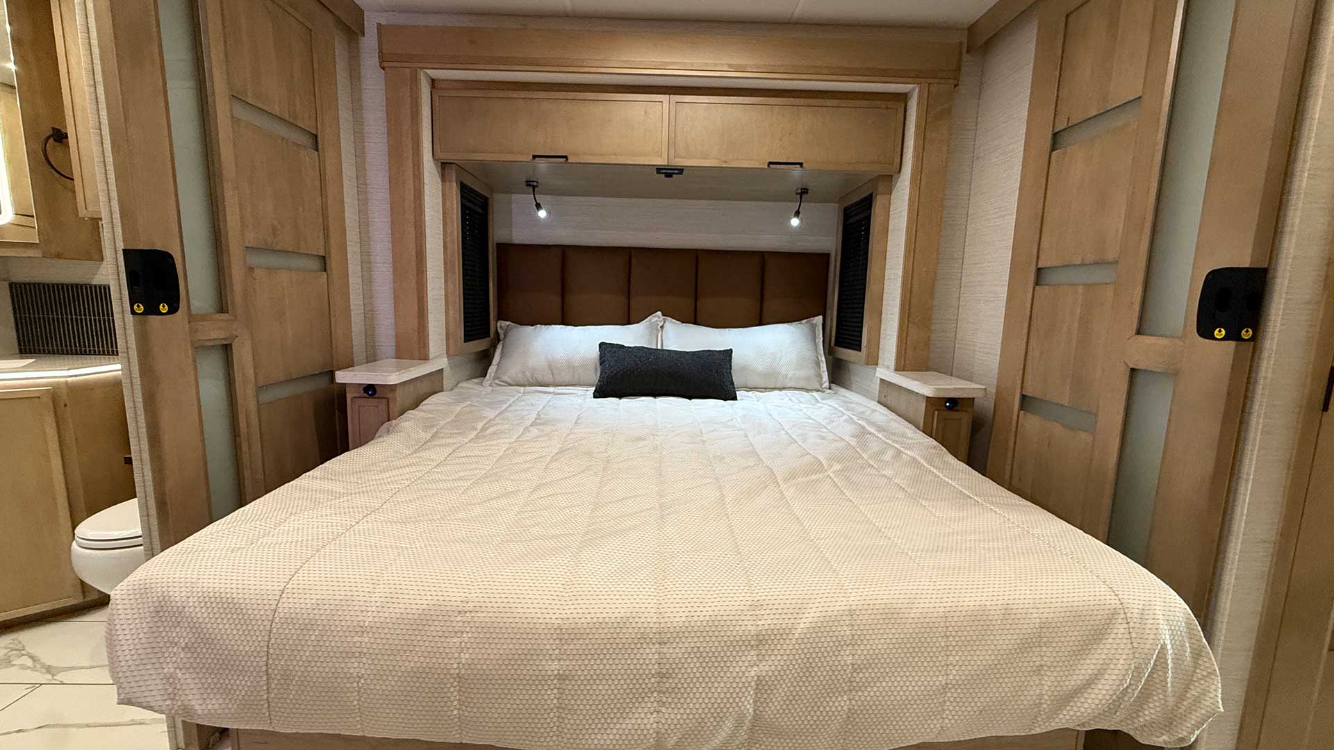 model gallery images 2026 grand sport bed