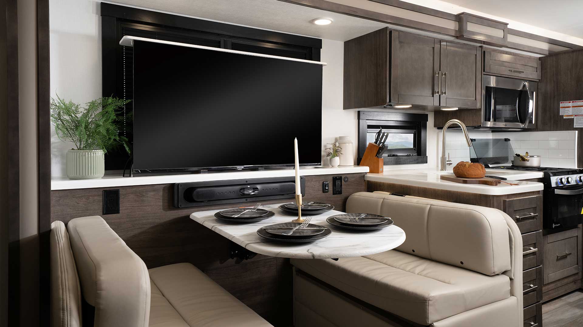 Precept Dinette