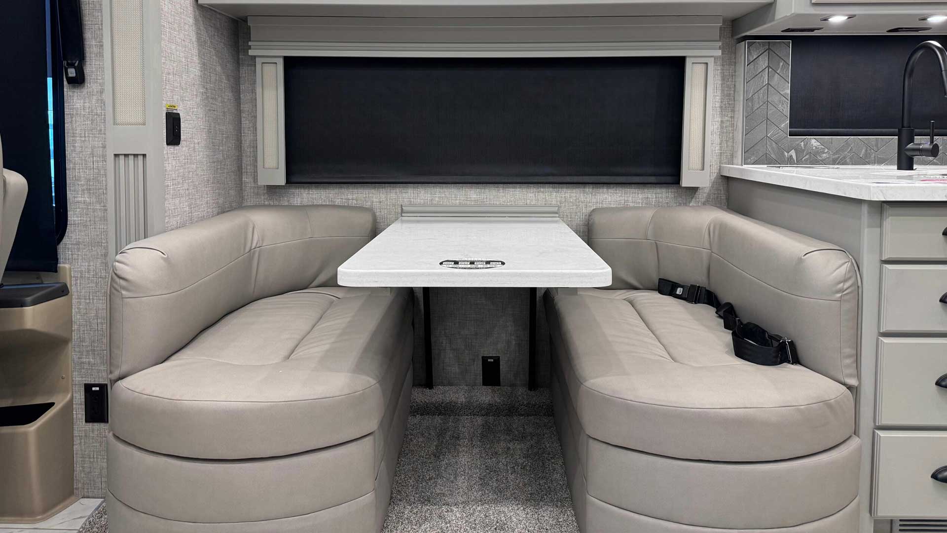 Allegro RED Dinette