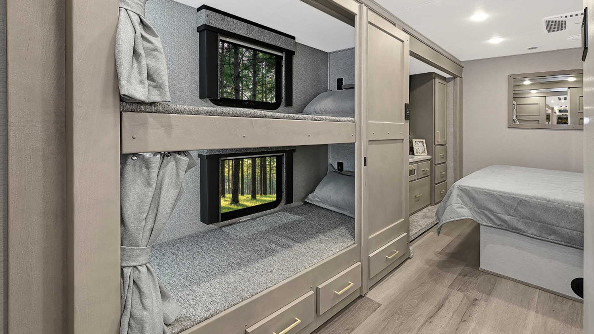 Valencia Bunks