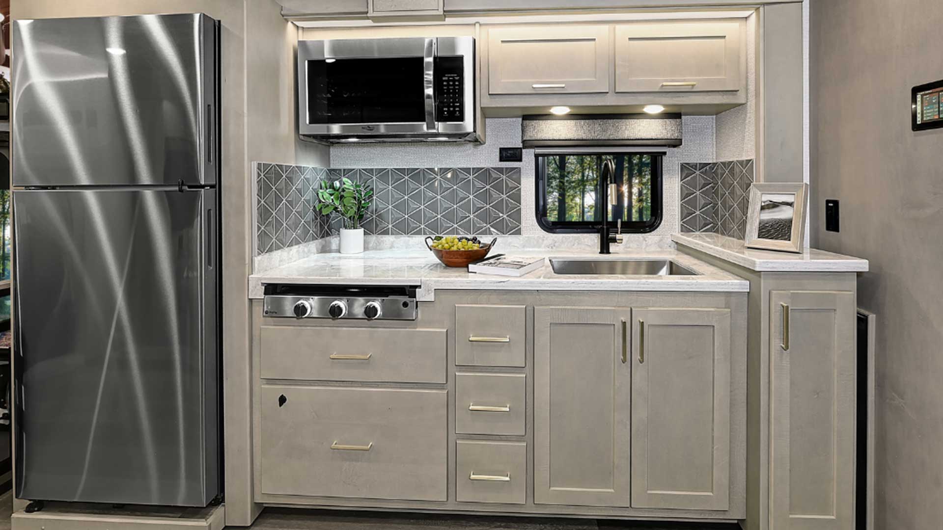 Valencia Galley