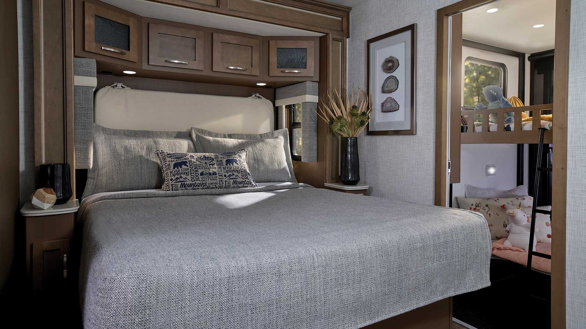 model gallery images 2027 canyon star bed