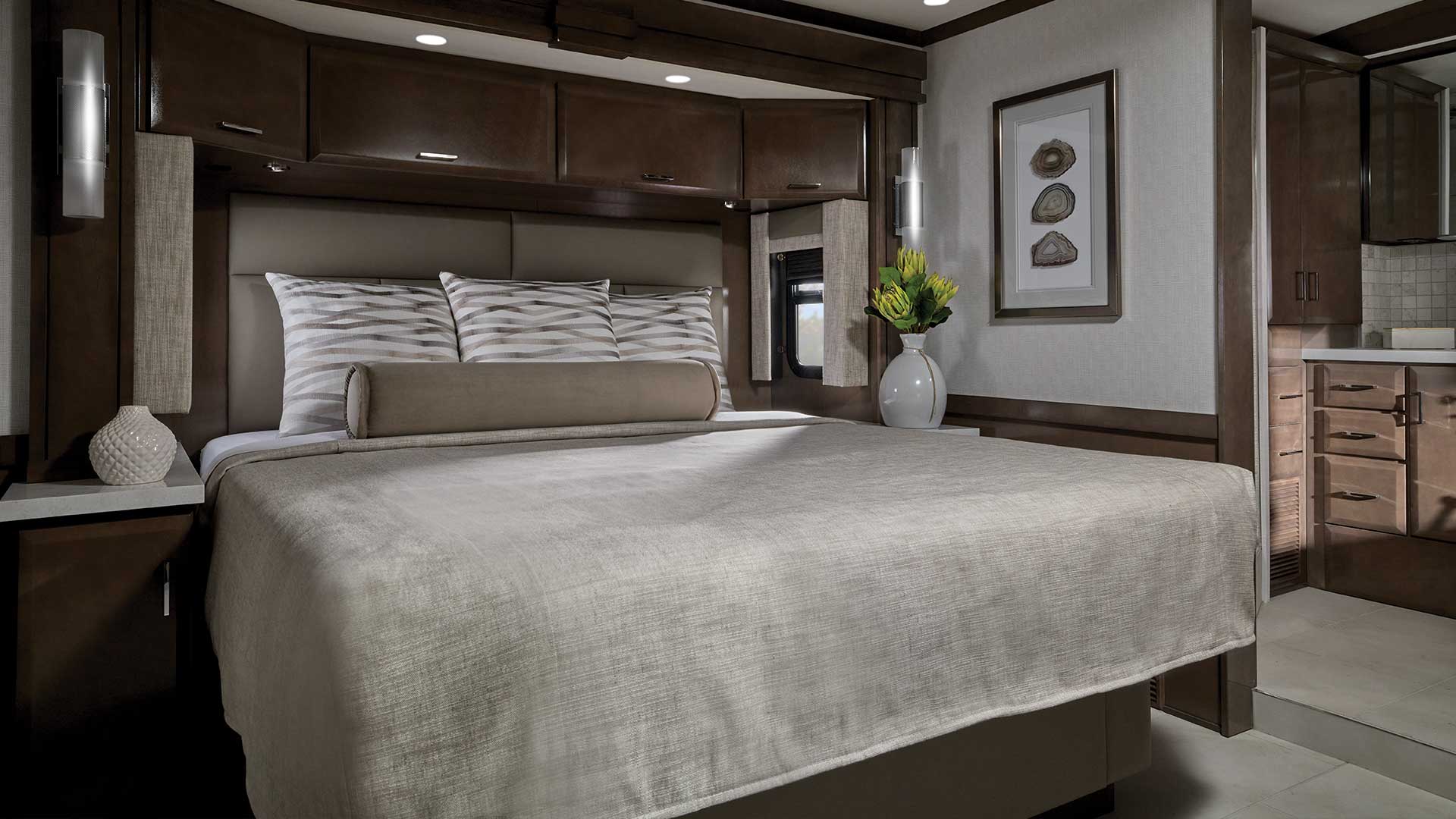 model gallery images 2027 mountain aire bed