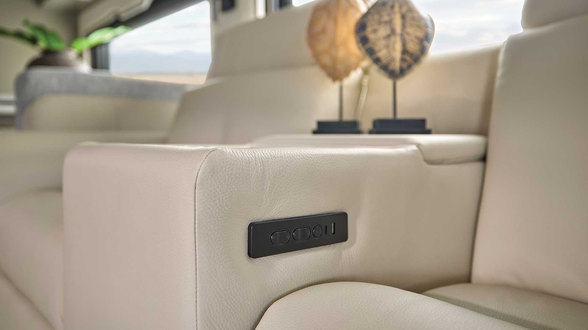 model gallery images 2027 summit aire seats