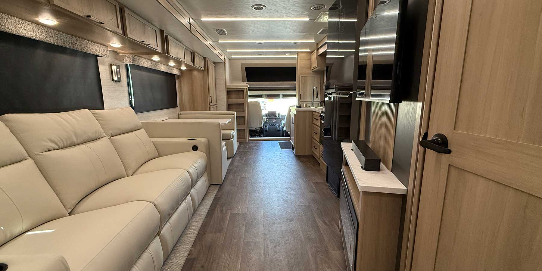 model hero images 26 europa s