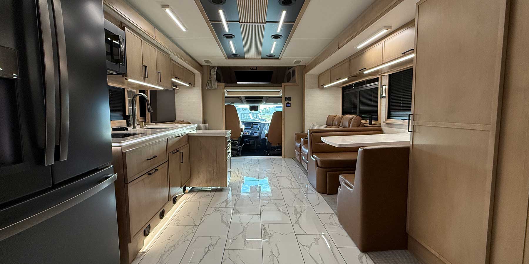 model hero images 26 grand sport