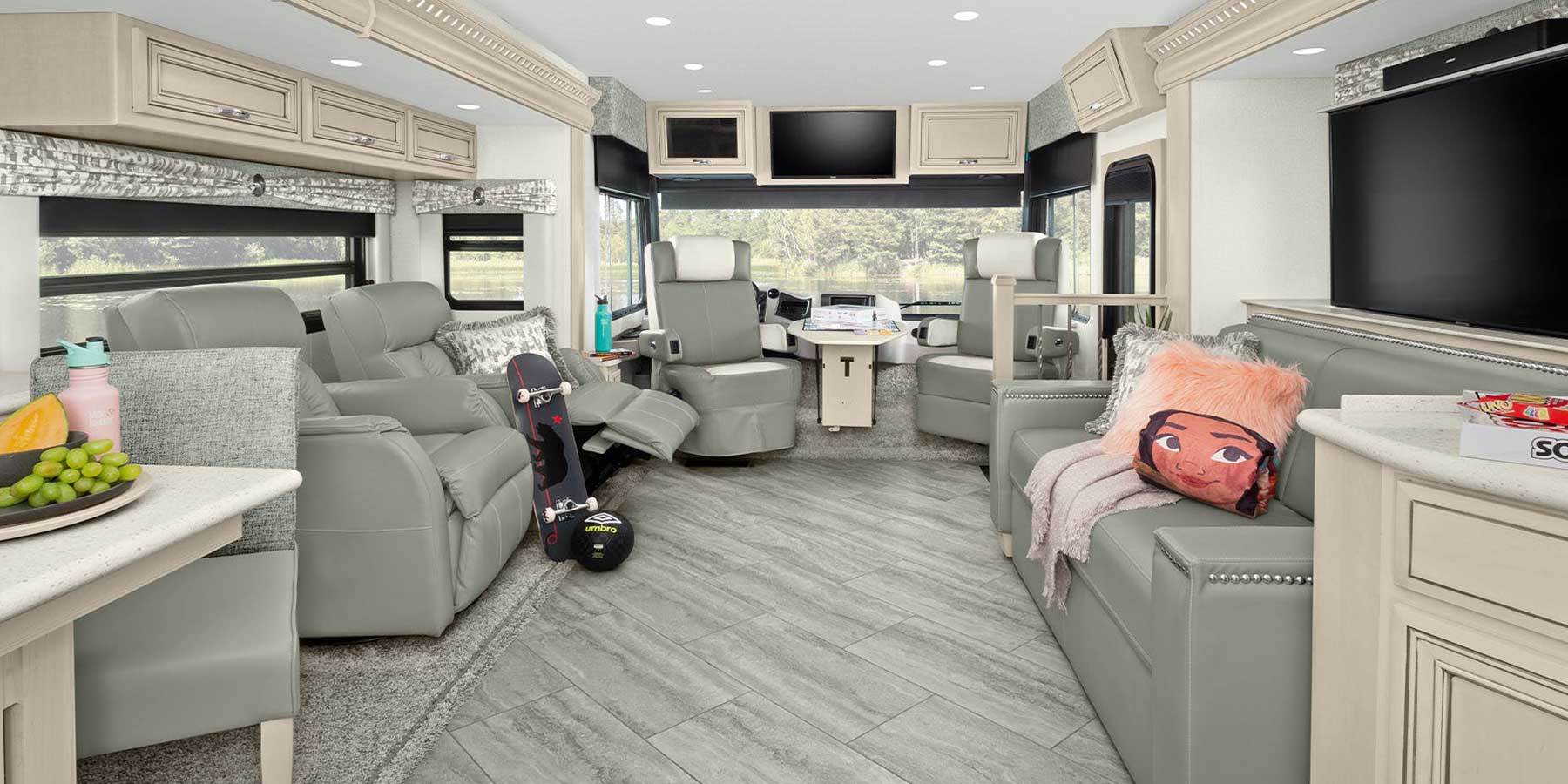 2021 Newmar Bay Star Interior